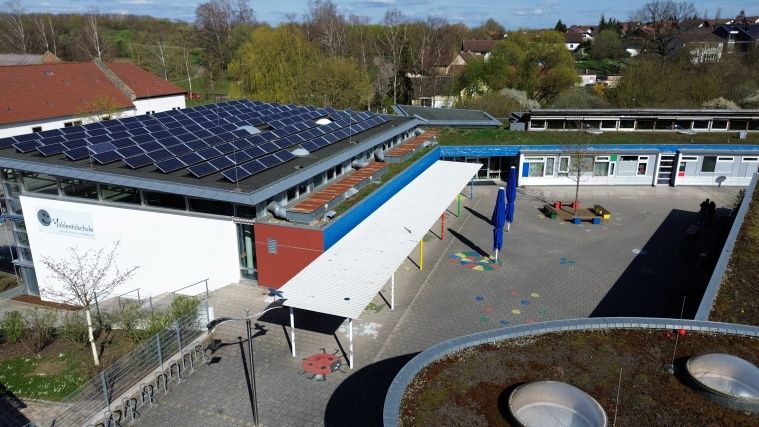 Luftaufnahme von der Grundschule 1